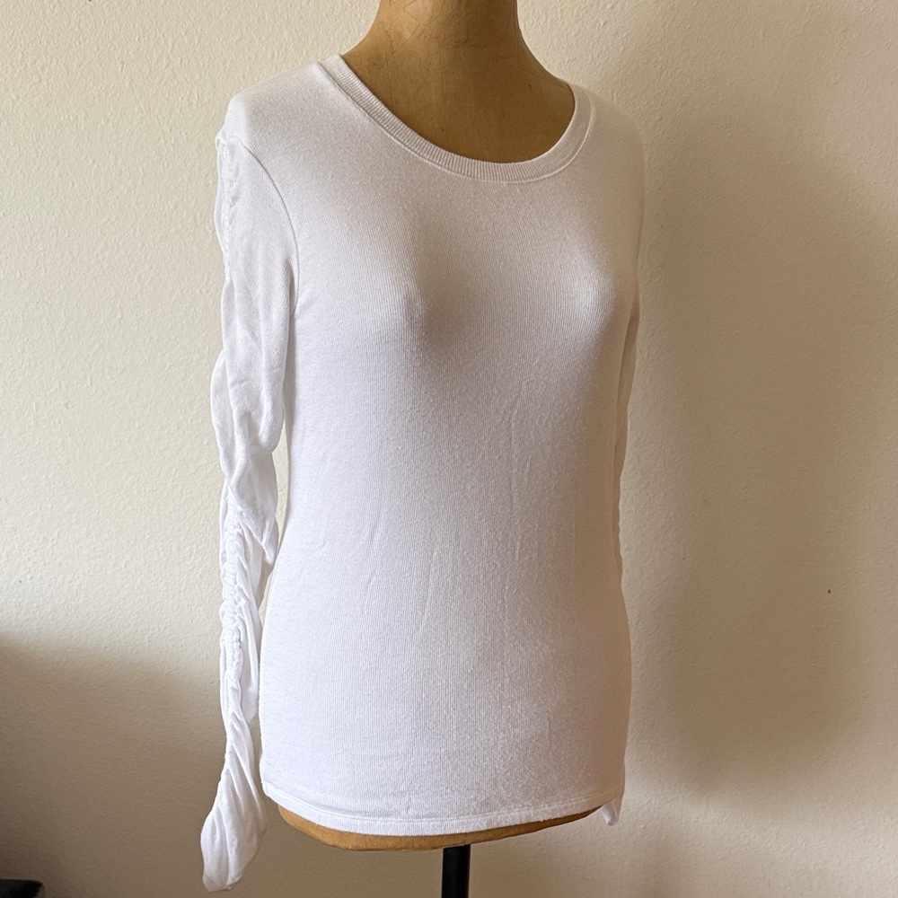 Veronica Beard sz M Elegant White ribbed Women's Top gathered sleeves VGUC
